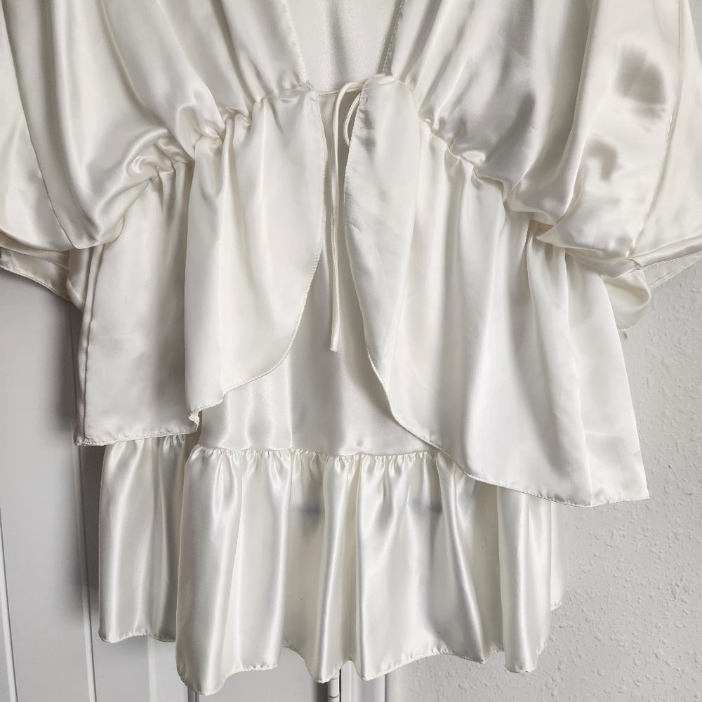 Indulgence Satin Ivory Robe & Pijama dress set Size Large - Picture 4 of 10